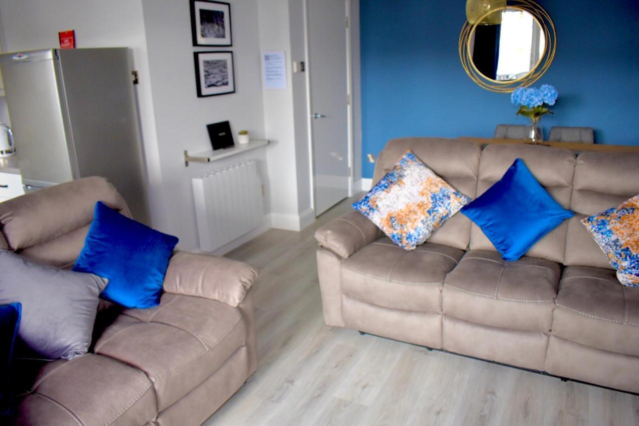 Causeway Coast Apartments Cora Marine Баликасъл Екстериор снимка