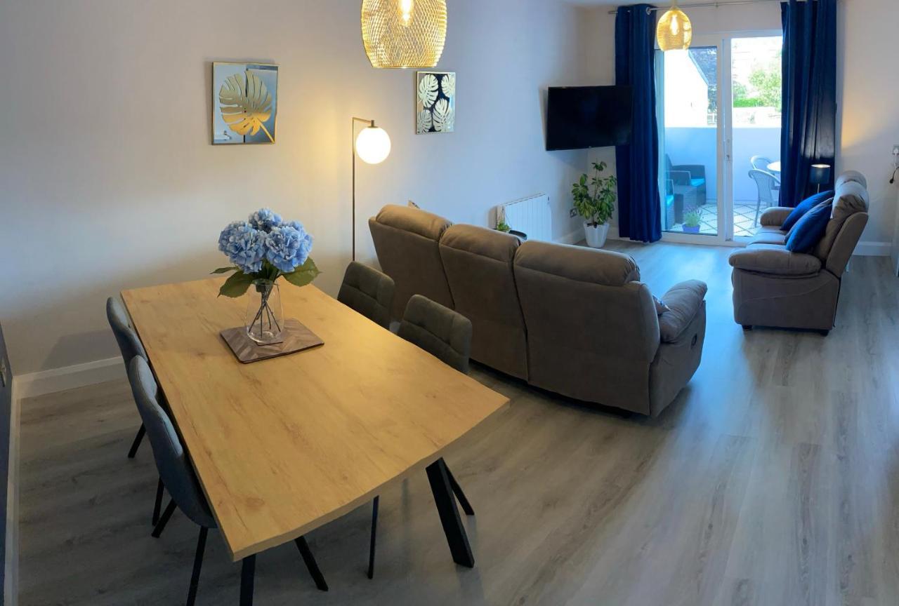 Causeway Coast Apartments Cora Marine Баликасъл Екстериор снимка