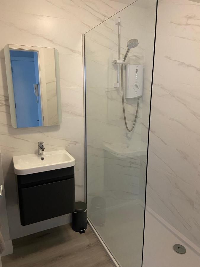 Causeway Coast Apartments Cora Marine Баликасъл Екстериор снимка
